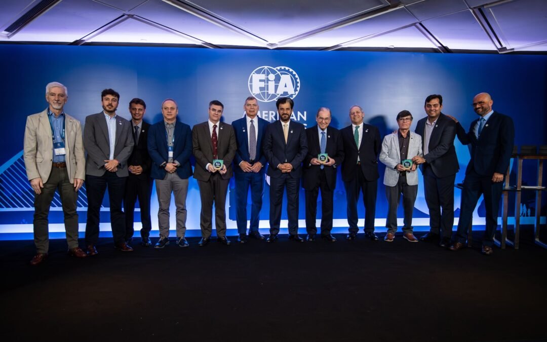 Una transición eléctrica, un planificador de rutas con información sobre riesgos en la carretera y una guía para una conducción más segura: se anuncian los campeones de la Región IV del Desafío de Innovación de la FIA 2026